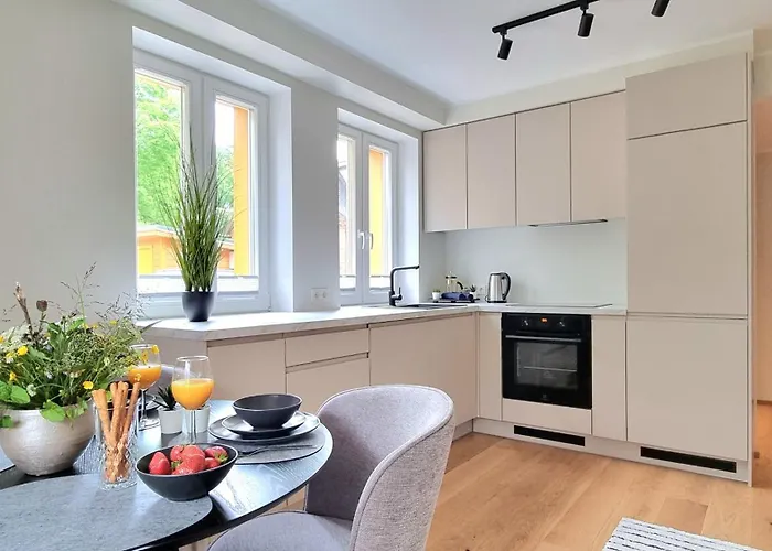 Cozy Apple Garden Homey